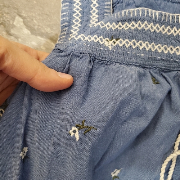 Old Navy Sleeveless Tiered Dress. Embroidered Flowers. White, Blue. Square Neck. - Picture 7 of 10